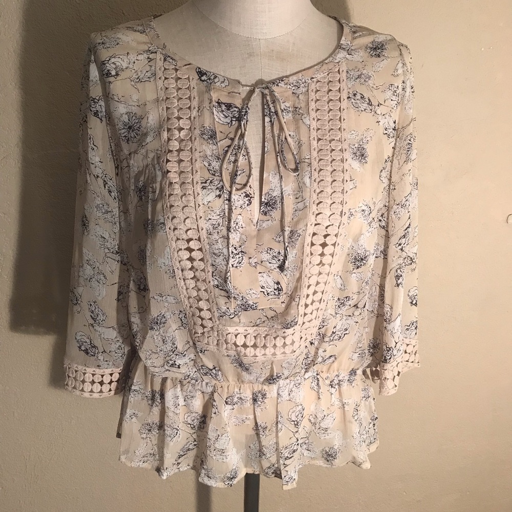 Black Rainn Floral Vneck Crochet Sheer Bell Sleeve